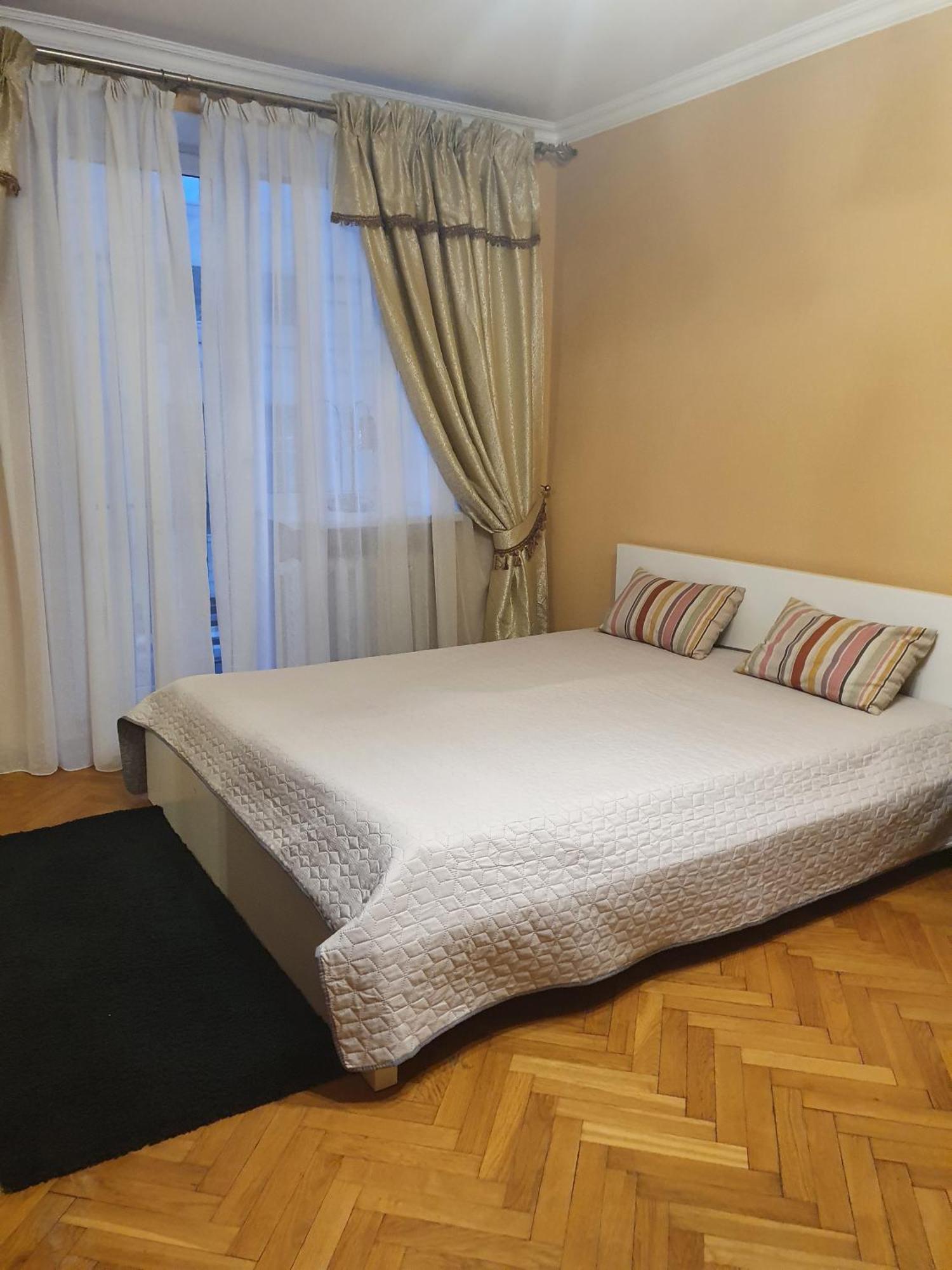 затишна в центрі міста * Lutsk